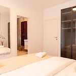 Luxury House Natanel * Skrip