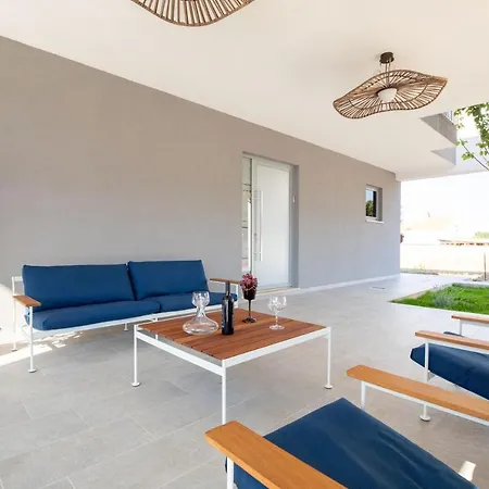 Luxury House Natanel Villa Skrip