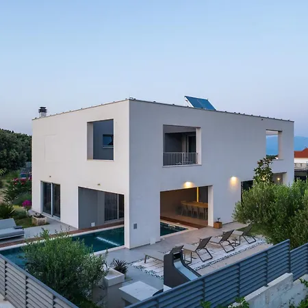 Luxury House Natanel * Skrip